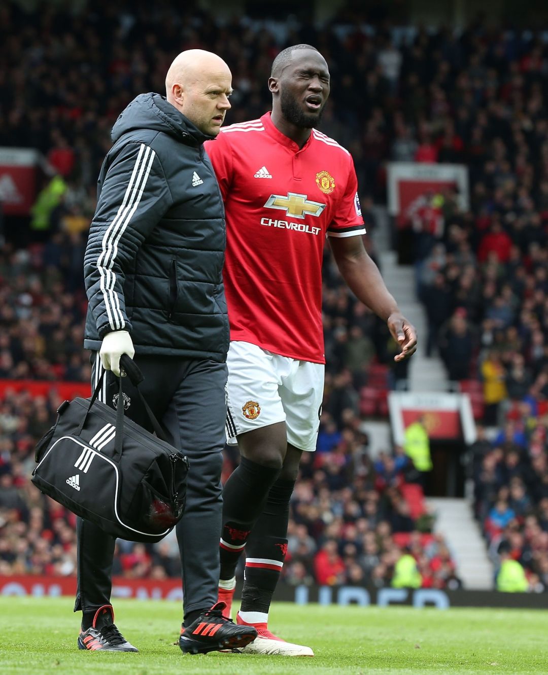 爱游戏-足总杯赛程吃紧，夏洛特黄蜂国际比赛日伤情更新，质疑声仍在，控场能力受关注的简单介绍