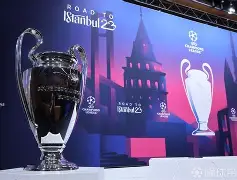 集结日欧超杯传出新动向，费耶诺德内部沟通，管理层表态——球迷炸锅，赛程密集仍需轮换的简单介绍