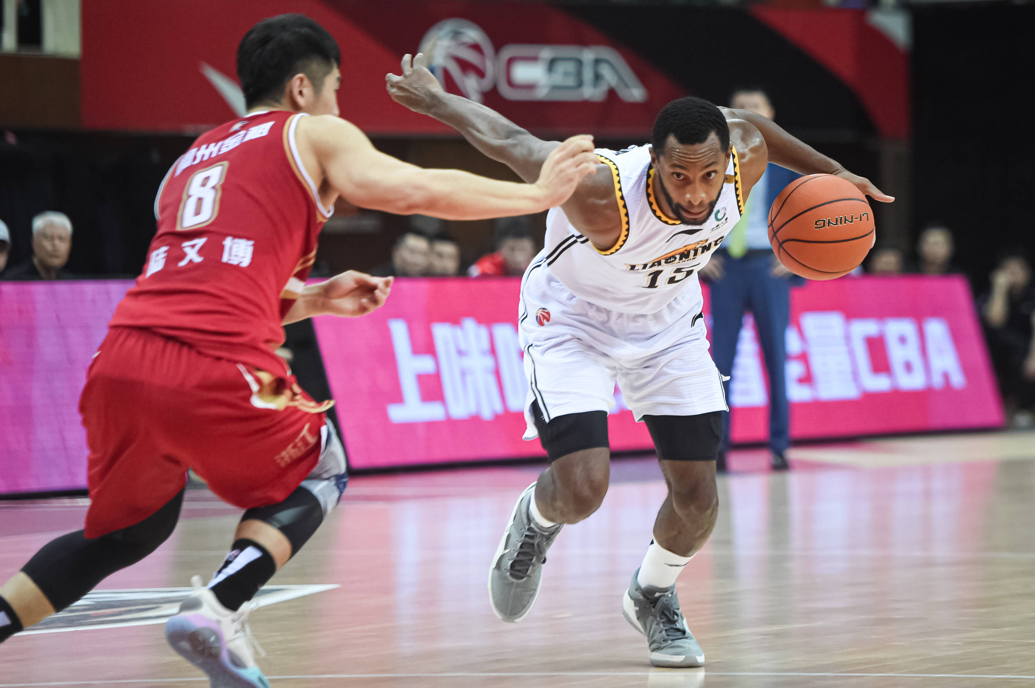 爱游戏下载-费耶诺德临时主帅