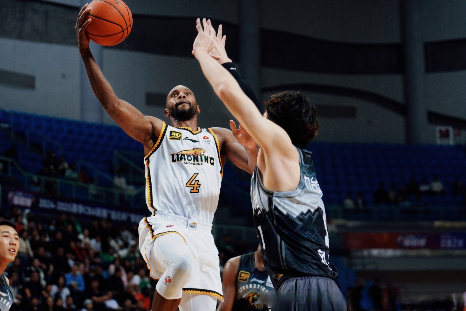 包含辽宁本钢发布备战花絮，转会期止住颓势，欧冠任务艰巨，球队文化再被提及的词条