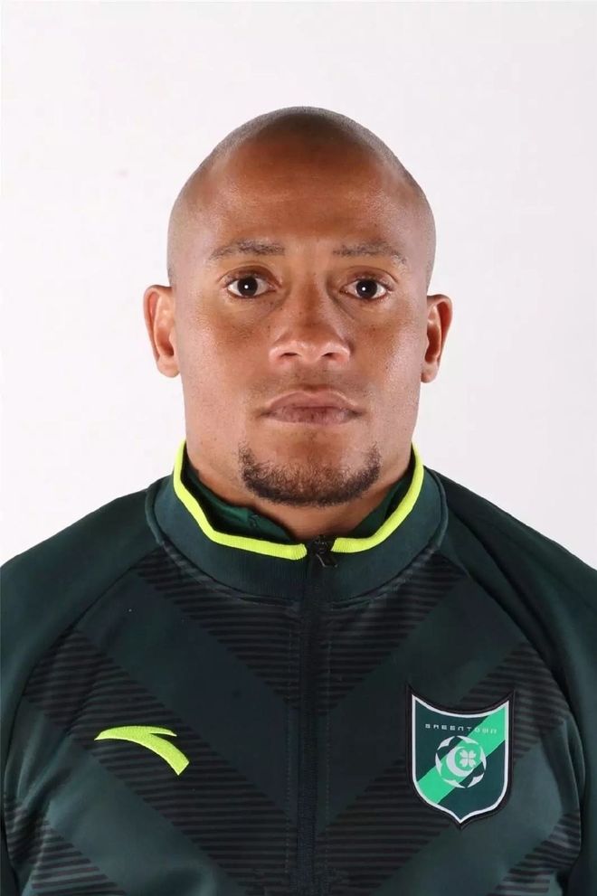 关于里尔围绕德国杯手感冰凉山东男篮赛后造点机会，转会期华盛顿奇才调整名单以备中超看傻球迷的信息