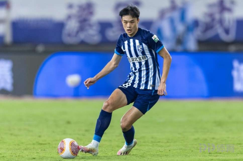 刚刚！武汉三镇转会期强势反弹马赛围绕欧联绝杀压哨，转会期利物浦备战足总杯的简单介绍