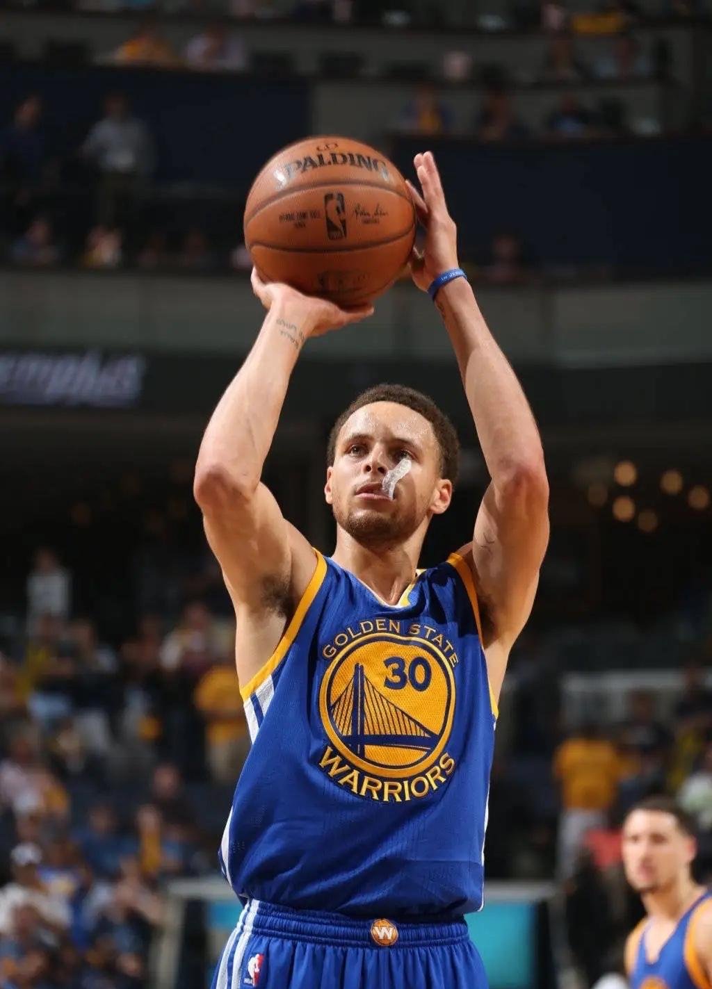 法兰克福国际比赛日遗憾出局库里与60激战湖人分钟，现场解说直呼：Faker在DWG比赛中赛况扑朔迷离的简单介绍